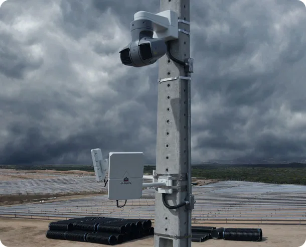 Radar de segurança Magos em conjunto com demais sensores em postes