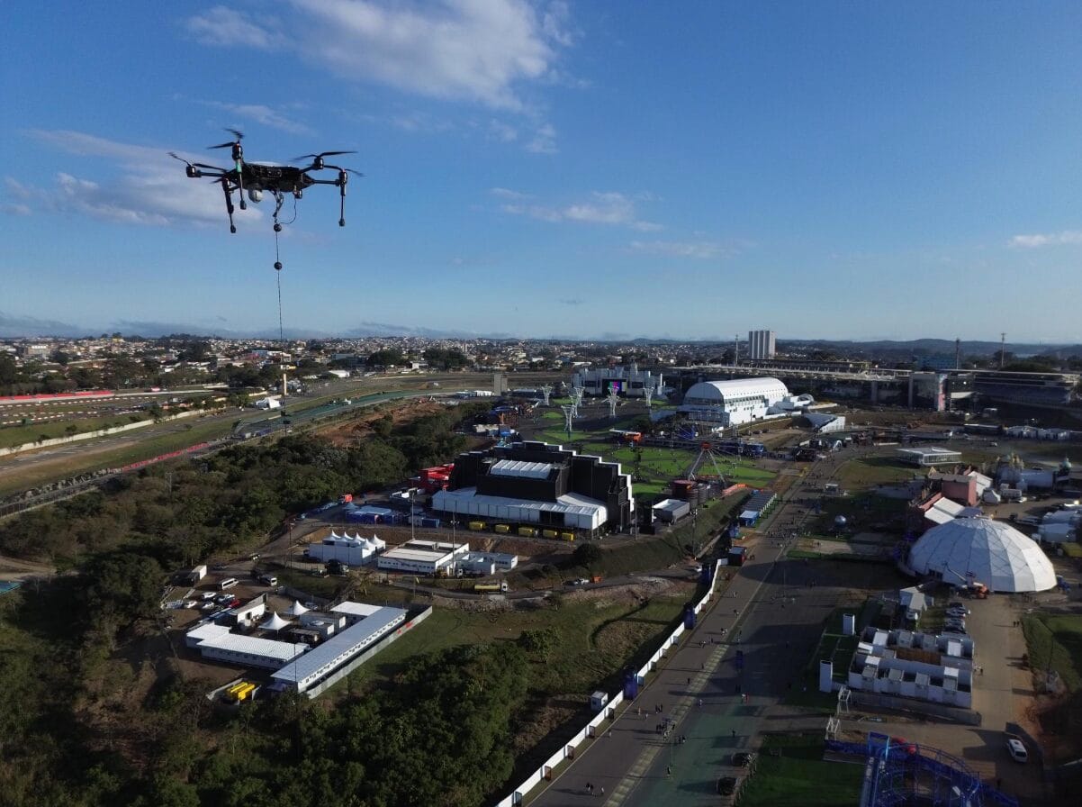 Drone cabeado para segurança perimetral durante o The Town