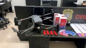 A Nova Fronteira do Crime: Drones "Indetectáveis" Ameaçam a Segurança Prisional no Brasil 1 banner drone fibra v1 1 - Ôguen